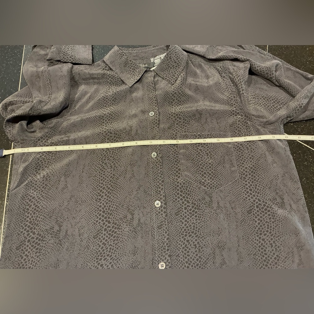 Rails Kate Cobra Silk Button Up Blouse Charcoal Gray SZ XS NWT - Picture 8 of 16